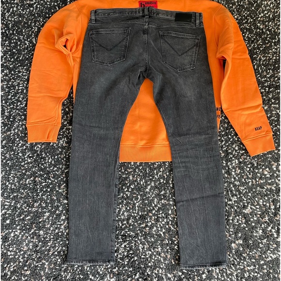 John Varvatos Skinny Jeans- Mens 33-$80-Retail $275 - Picture 2 of 4